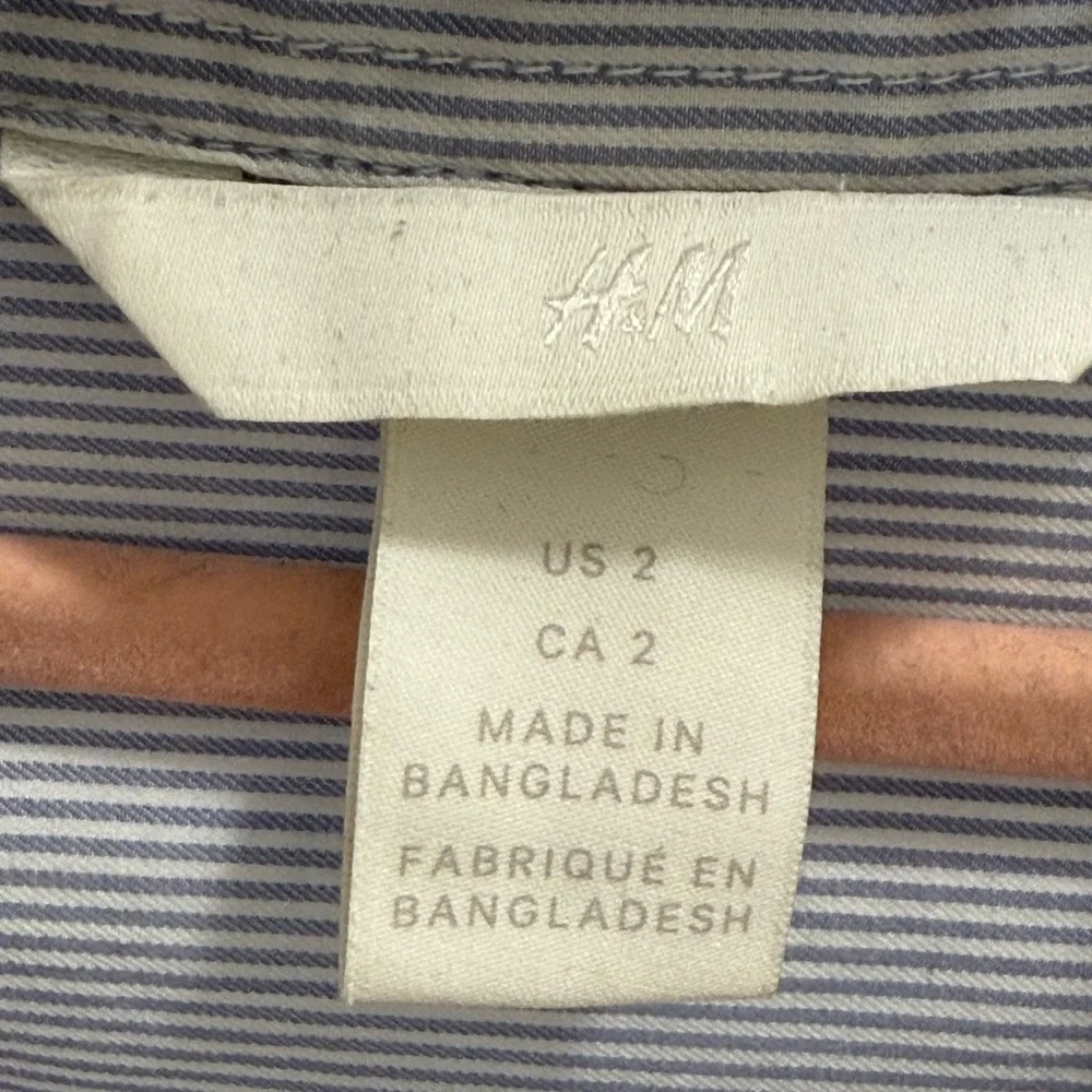 H&M Classic Button Down Shirt - Picture 7 of 7